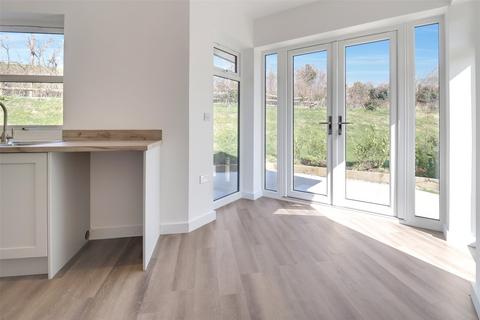 2 bedroom bungalow for sale, Kenwith Meadows, Abbotsham, Bideford, Devon, EX39