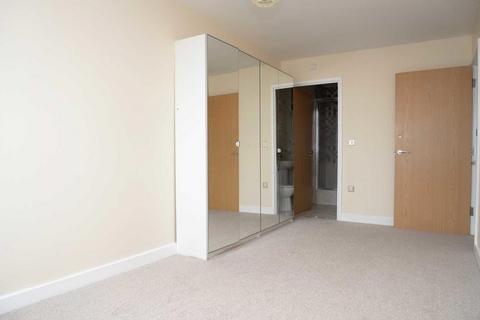 2 bedroom flat to rent - Merbury Close, London, SE28