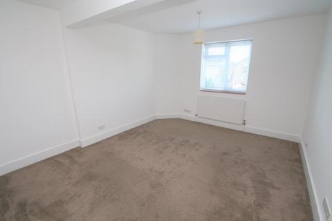 2 bedroom end of terrace house to rent, Hummer Road, Egham, TW20