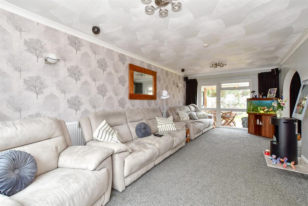 Maidstone Road, Paddock Wood, Kent 4 bed detached house for sale £600,000
