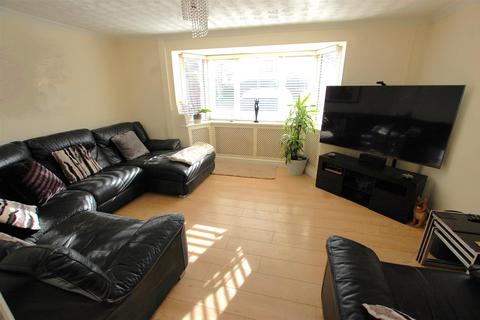 8 Somers Square, Welham Green, Hatfield, AL9 7PS