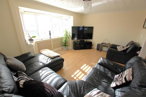8 Somers Square, Welham Green, Hatfield, AL9 7PS