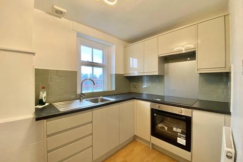 3 bedroom flat to rent - Rochester House, 66 Little Ealing Lane, London