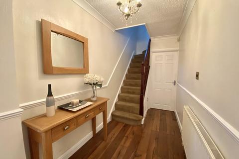 3 bedroom semi-detached house for sale, Hurstfield Crescent, Hayes, Middlesex, UB4 8DW