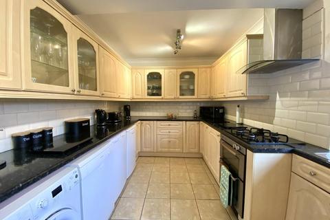 64 Hurstfield Crescent, Hayes, UB4 8DW