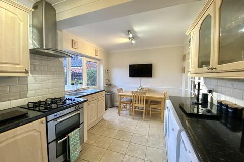 64 Hurstfield Crescent, Hayes, UB4 8DW