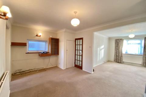 3 bedroom house for sale - Sussex Road, Ickenham, UB10 8PN
