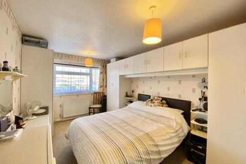 2 Fuller Way, Hayes, UB3 4LW