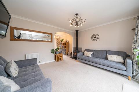 4 bedroom semi-detached house for sale, Springfield Close, Croxley Green