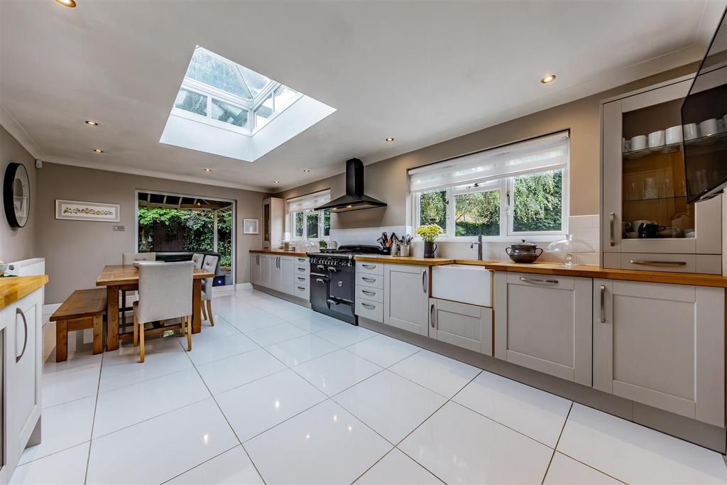 Kitchen / Breakfast Room