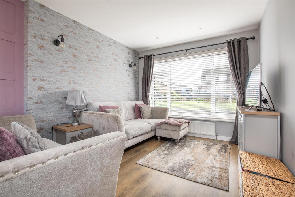 Living Area / Breakfast Area