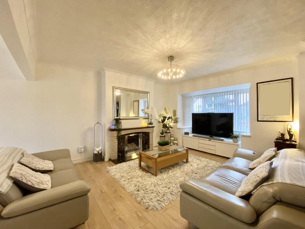 Thumbnail IMG 5885.jpg