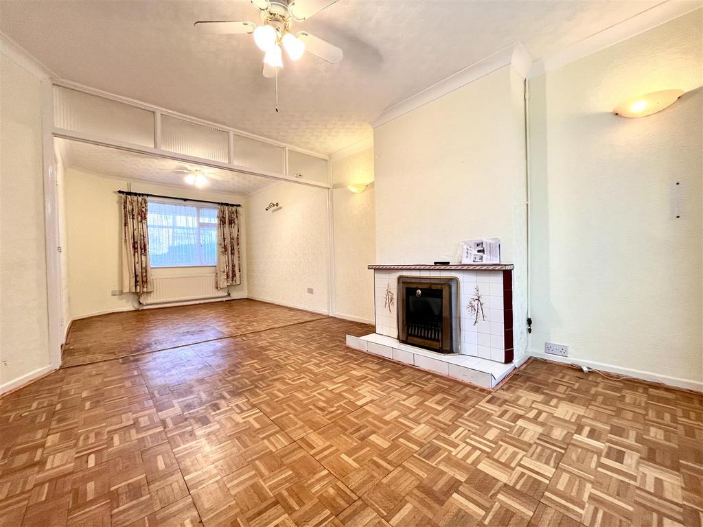 Lounge / Dining Room