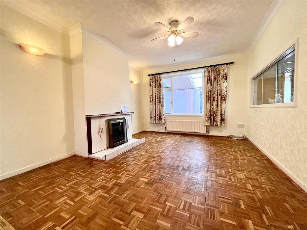 Lounge / Dining Room