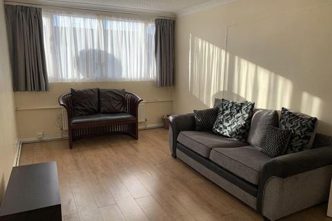 2 bedroom flat for sale, Freshwater Court, Lady Margaret Road, Southall