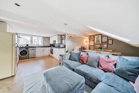 Flat 3, 13 Palace Grove, Bromley, BR1 3HA