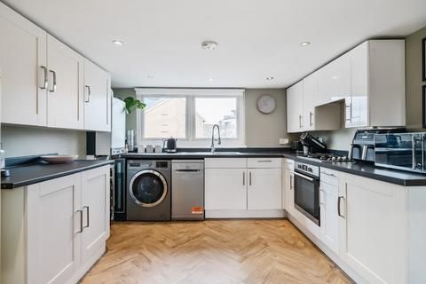 Flat 3, 13 Palace Grove, Bromley, BR1 3HA