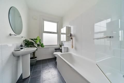 Flat 3, 13 Palace Grove, Bromley, BR1 3HA