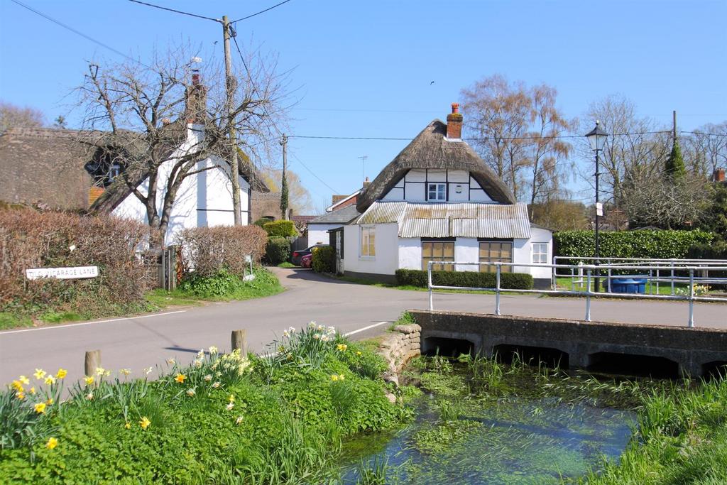 Corner house ph2.JPG