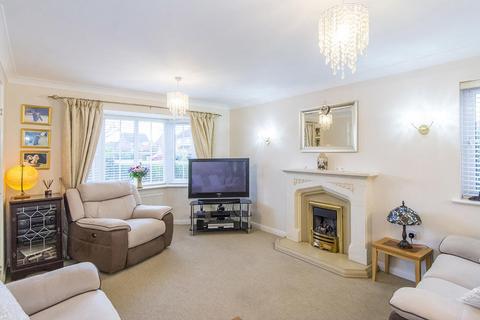 4 bedroom detached house for sale, Beamont Close, Lutterworth