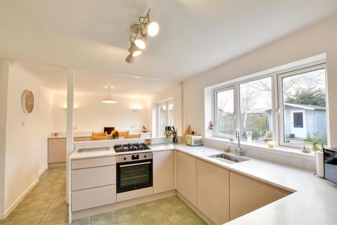 3 bedroom detached house for sale, Winchelsea Beach