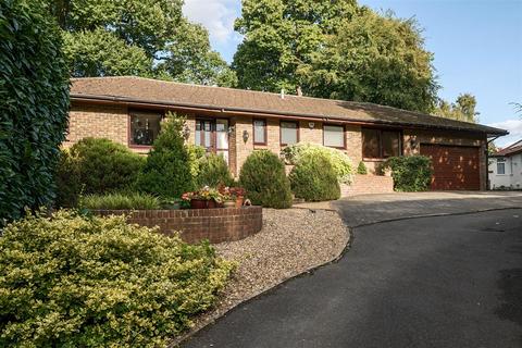 4 bedroom bungalow for sale - Silver Close, Kingswood