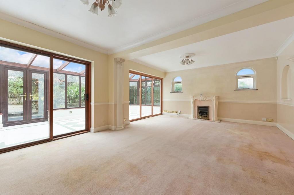 Warren Road, Banstead 4 bed detached house for sale £900,000