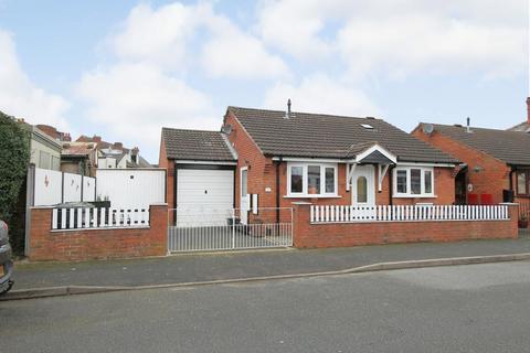 2 bedroom bungalow for sale, Grosvenor Avenue, Kidderminster, DY10