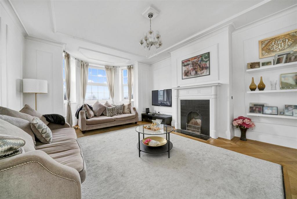 Sidmouth Road, London NW2 3 bed flat for sale £675,000