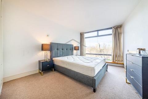 3 bedroom apartment to rent, Parliament View Apartments, 1 Albert Embankment, London