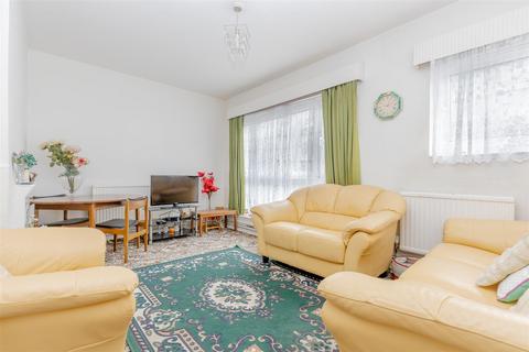 2 bedroom flat for sale, Somerford Grove Estate, Stoke Newington N16