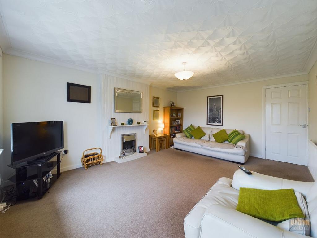 West Meade, Maghull 2 bed bungalow £925 pcm (£213 pw)