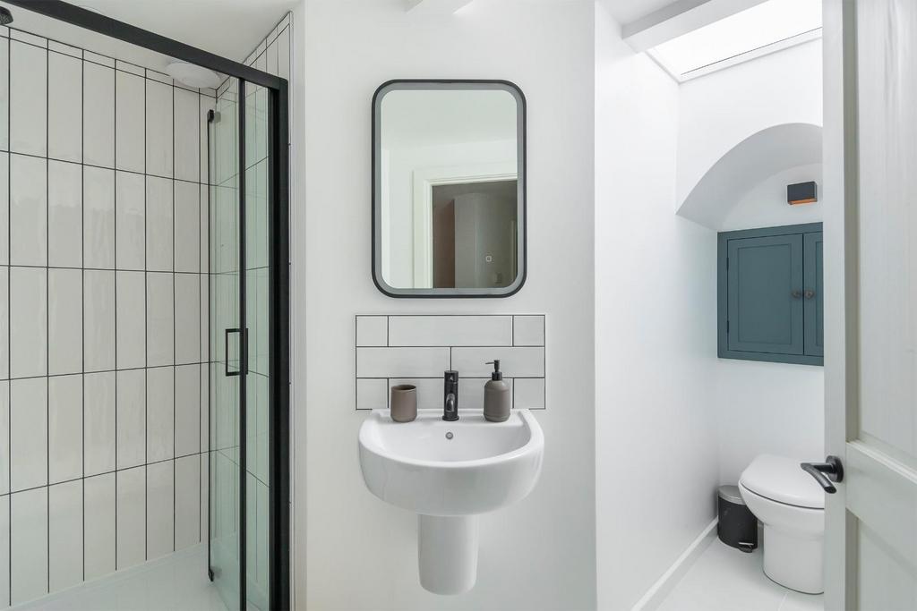 HS3 TN - Shower Room B.jpg