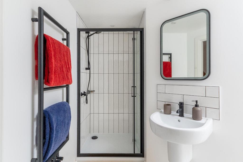 HS3 TN - Shower Room C.jpg