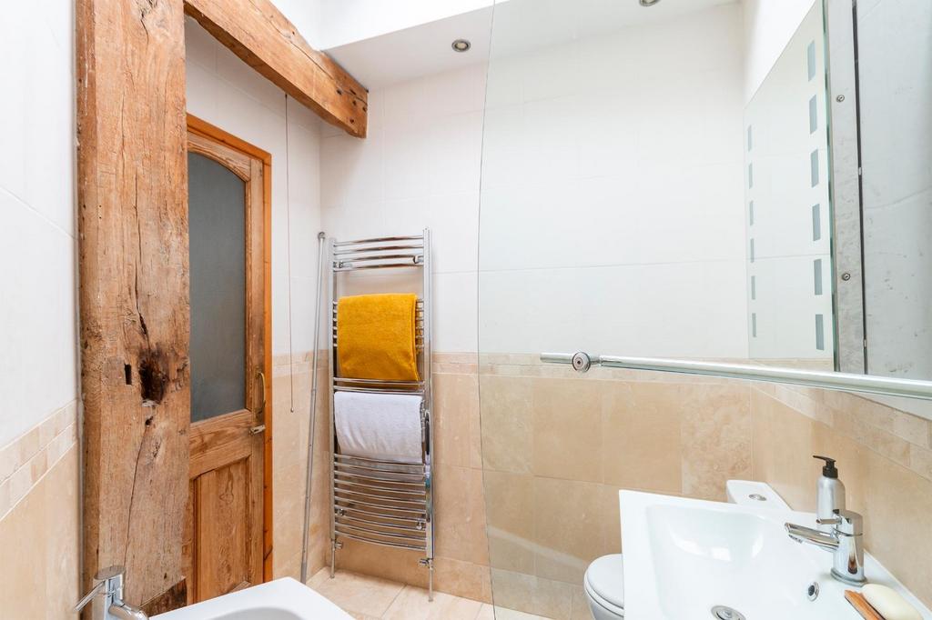 HS3 TN - Bathroom A.jpg
