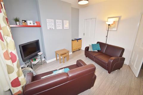 24 Lydgate Lane, Sheffield, S10 5FH