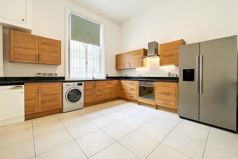 3 bedroom apartment to rent, Carlisle Mansions, Victoria, SW1P