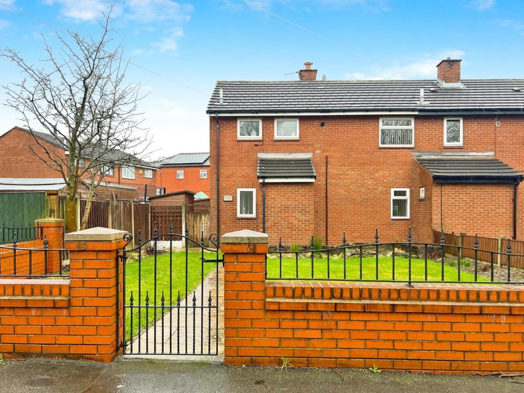 Kirkhall Lane, Leigh 2 bed semidetached house for sale £155,000