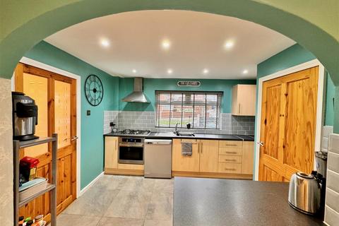 16 Cherry Tree Lane, Codsall, Wolverhampton, WV8 1NL