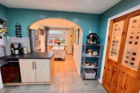 16 Cherry Tree Lane, Codsall, Wolverhampton, WV8 1NL
