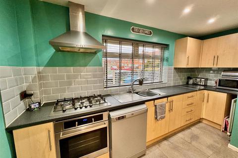 16 Cherry Tree Lane, Codsall, Wolverhampton, WV8 1NL