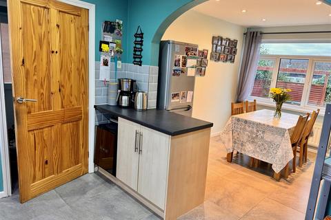 16 Cherry Tree Lane, Codsall, Wolverhampton, WV8 1NL