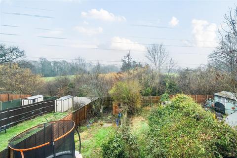 182 Park Avenue, Bushey, WD23 2BD