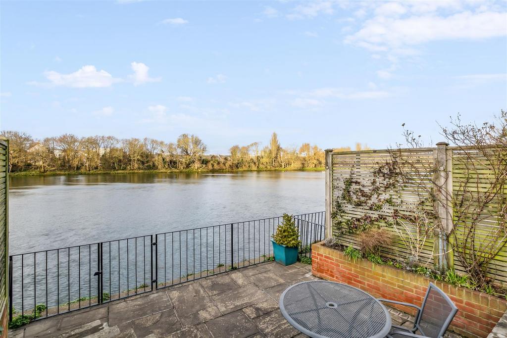 Chiswick Staithe, W4   FOR SALE