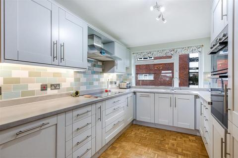 4 Forge Steading, Banstead, SM7 2DT