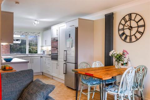 4 Forge Steading, Banstead, SM7 2DT