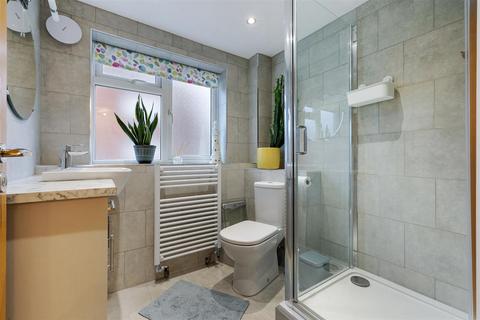4 Forge Steading, Banstead, SM7 2DT