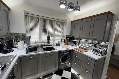 25 Barnett Drive, Salford, M3 6WH