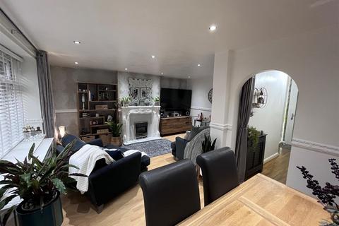 25 Barnett Drive, Salford, M3 6WH