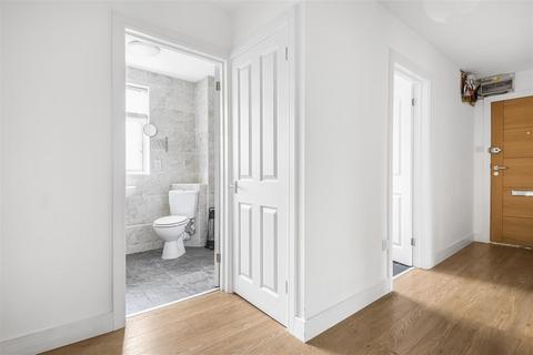 3, Valerie Court Bath Road, Reading, RG1 6HP